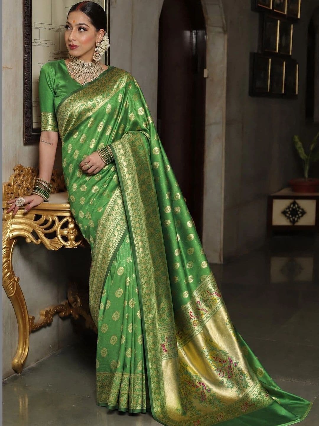 vastranagari Woven Design Zari Art Silk Designer Banarasi Saree - view 1