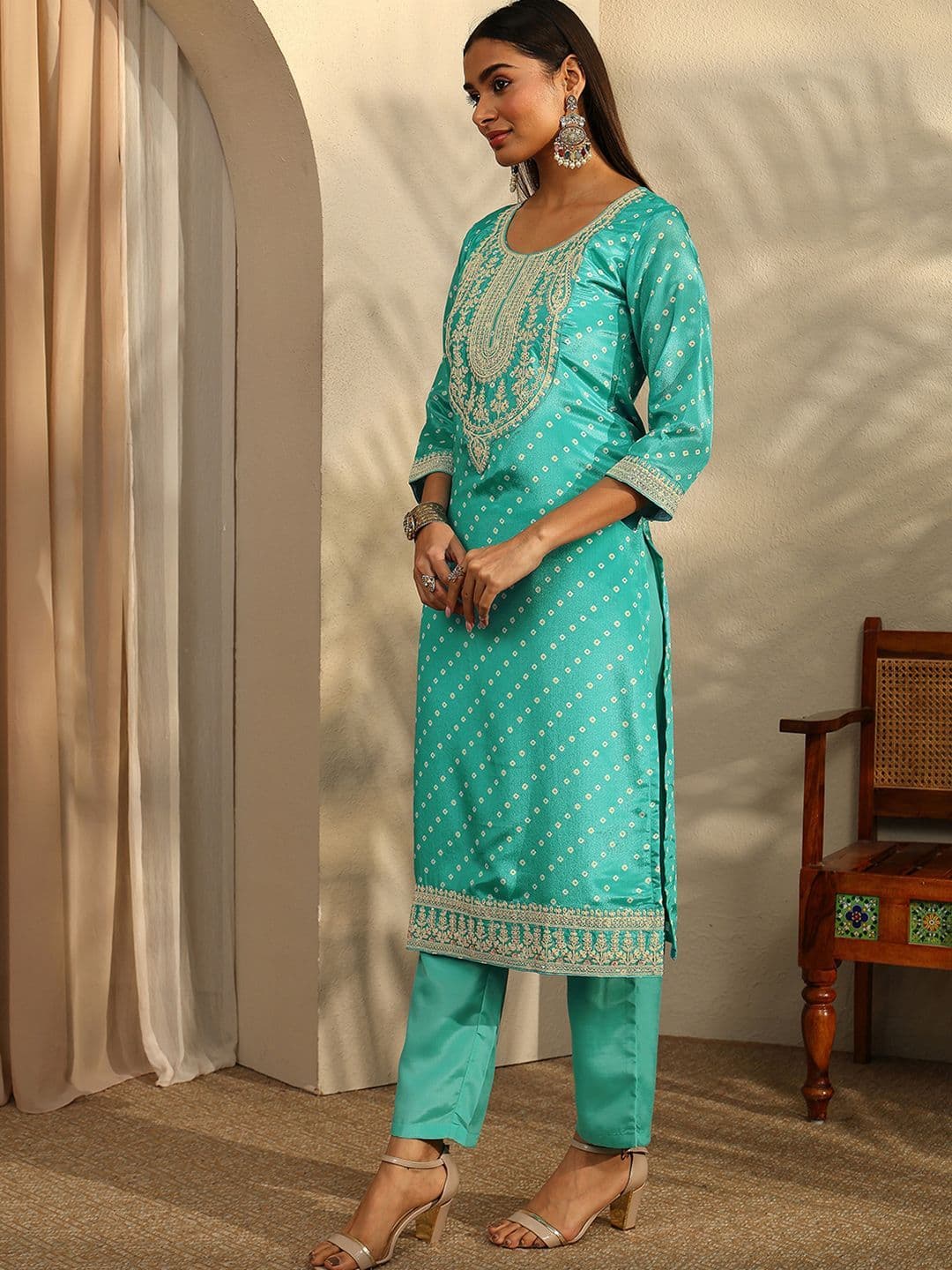 Libas Women Ethnic Motifs Printed Regular Thread Work Kurta with Trousers & With Dupatta thumbnail 6