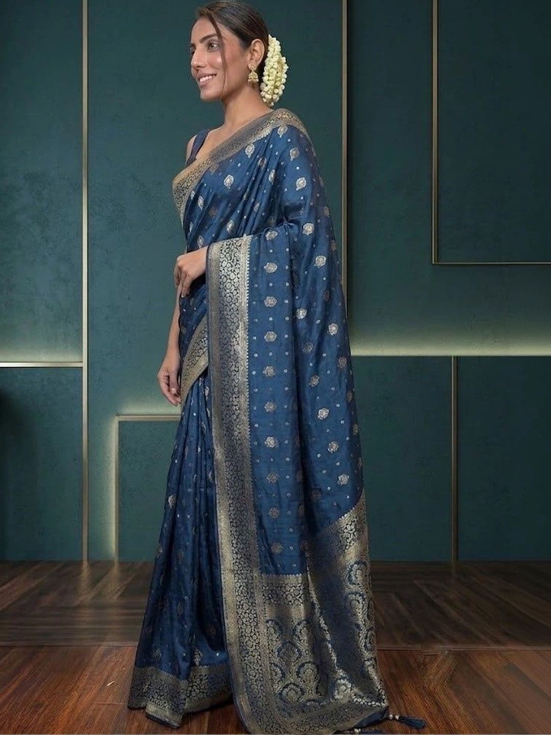 Eecoo Woven Design Zari Art Silk Banarasi Saree thumbnail 3