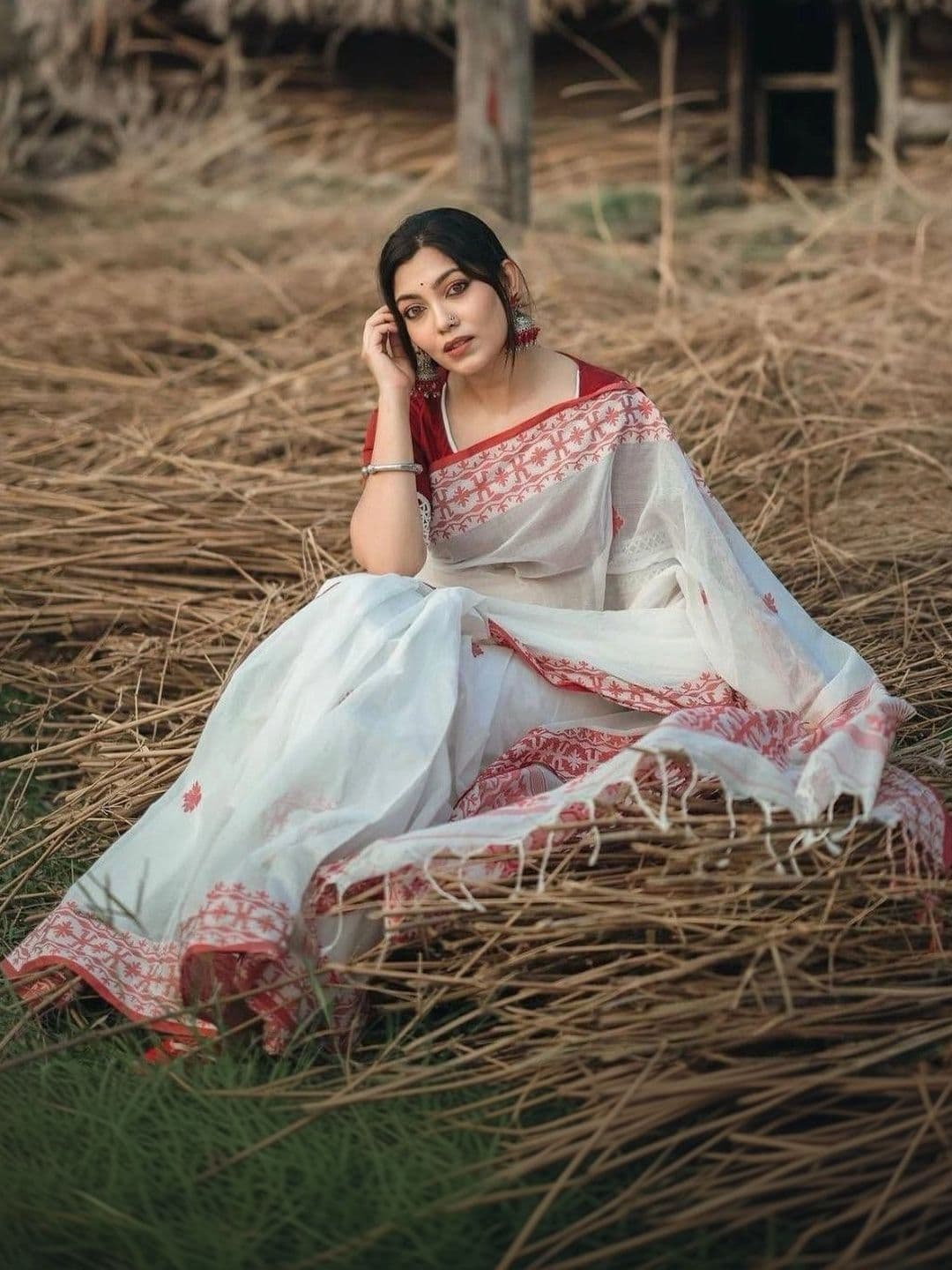 Aman's Impero Woven Design Zari Art Silk Banarasi Saree thumbnail 3