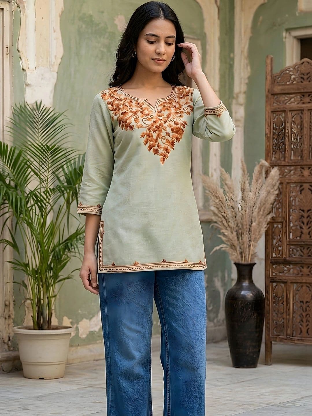Sangria Women Embroidered Thread Work Kurta thumbnail 3