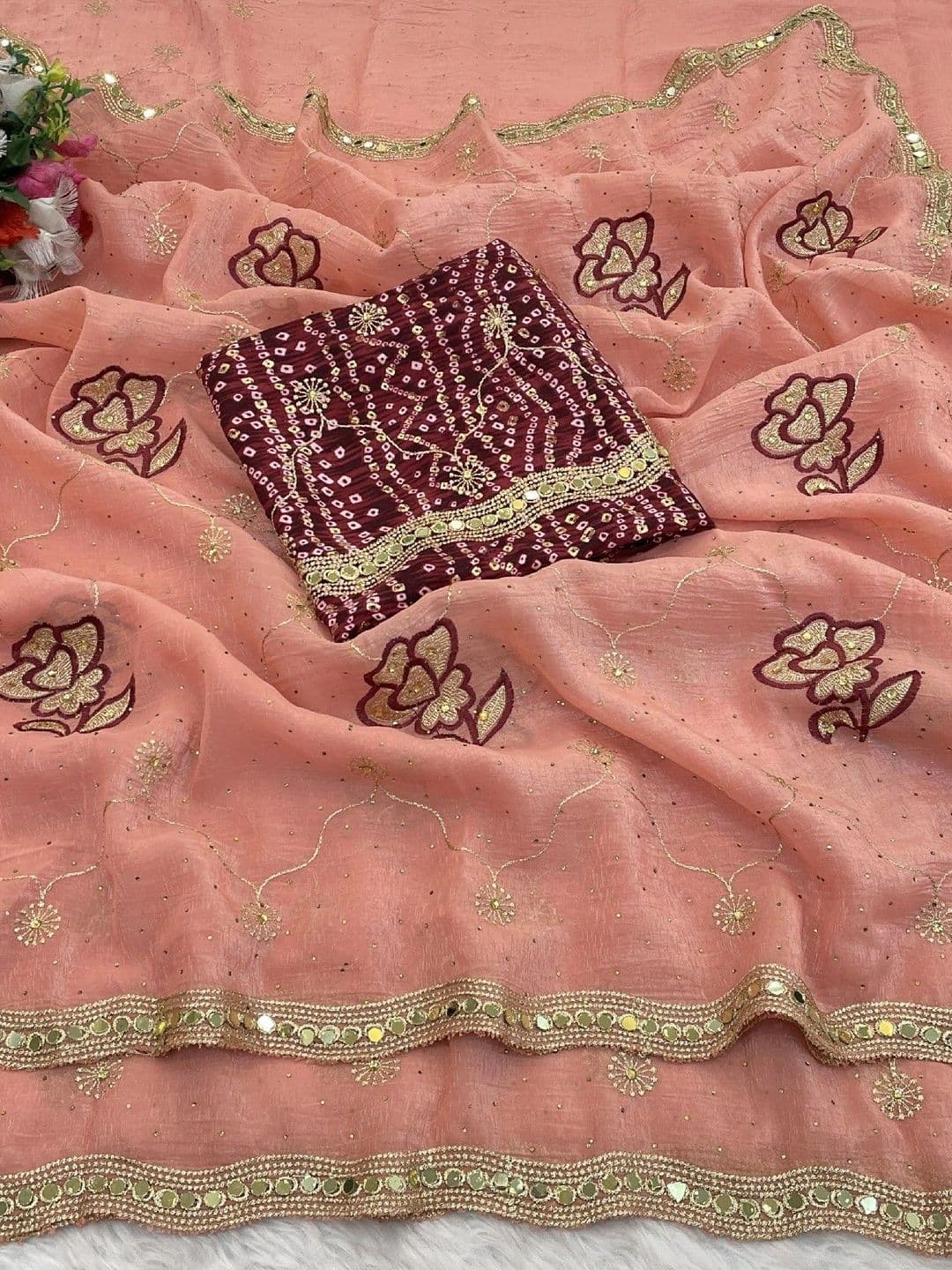 SmileyFashion Floral Poly Georgette Saree thumbnail 3