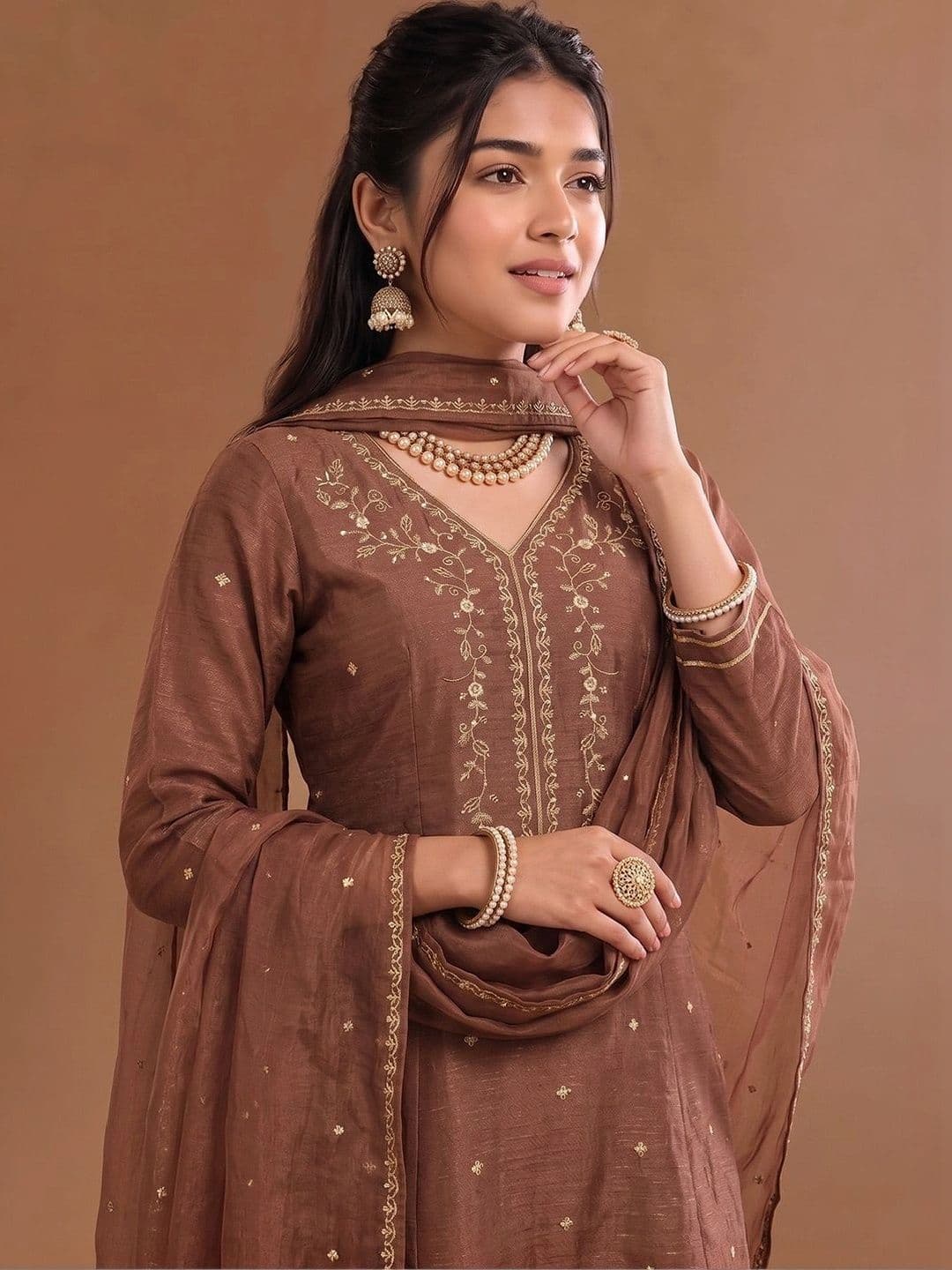 Varanga Women Ethnic Motifs Embroidered Empire Thread Work Kurta with Palazzos & With Dupatta thumbnail 3