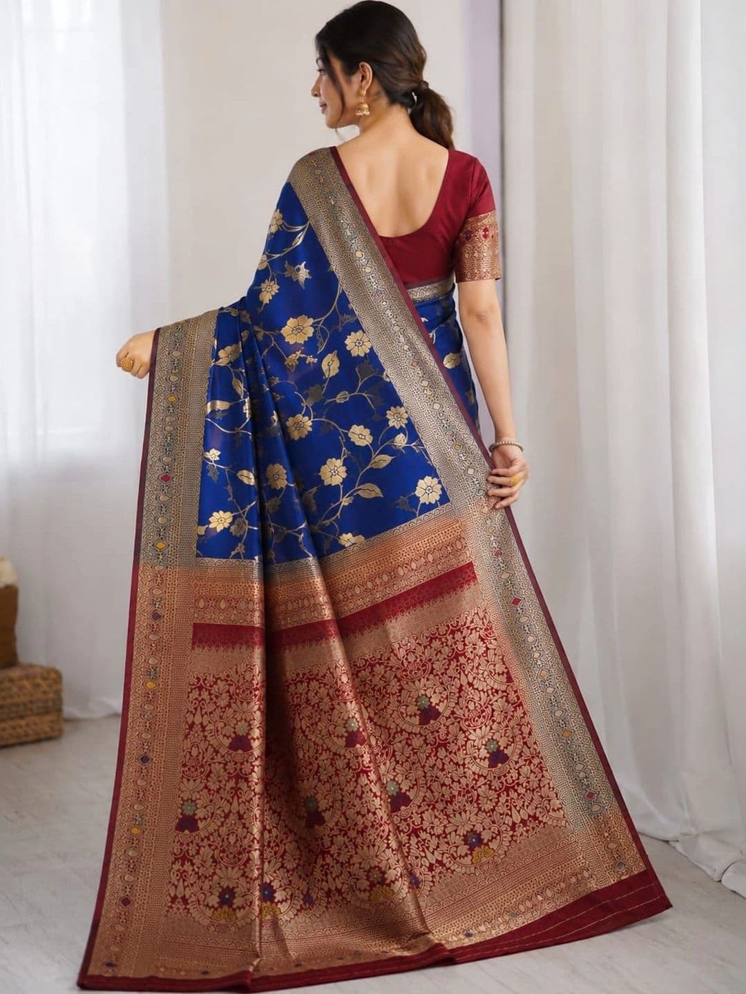 Veera Collection Woven Design Zari Art Silk Designer Banarasi Saree thumbnail 2