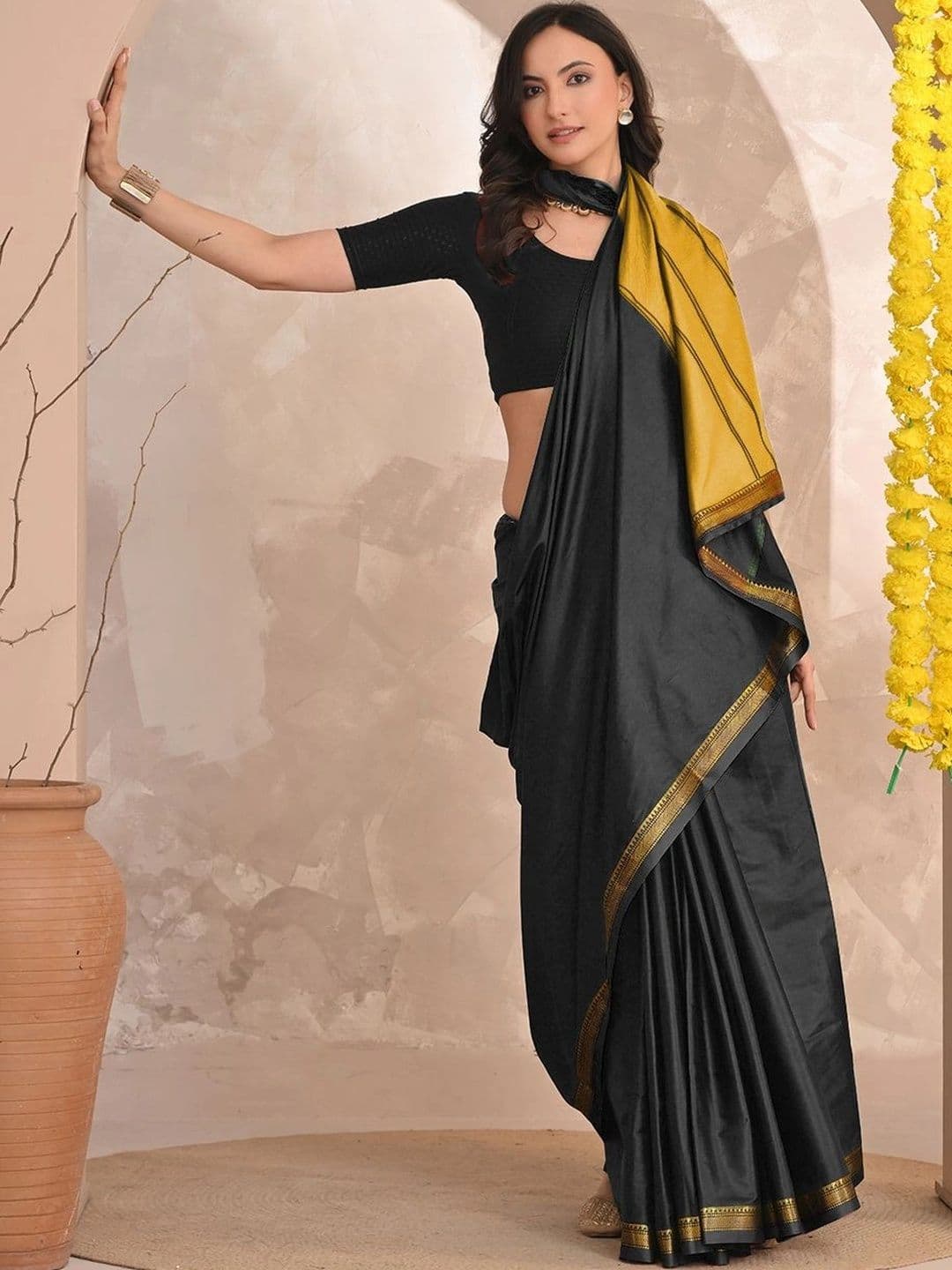 KALINI Zari Designer Gadwal Saree thumbnail 5