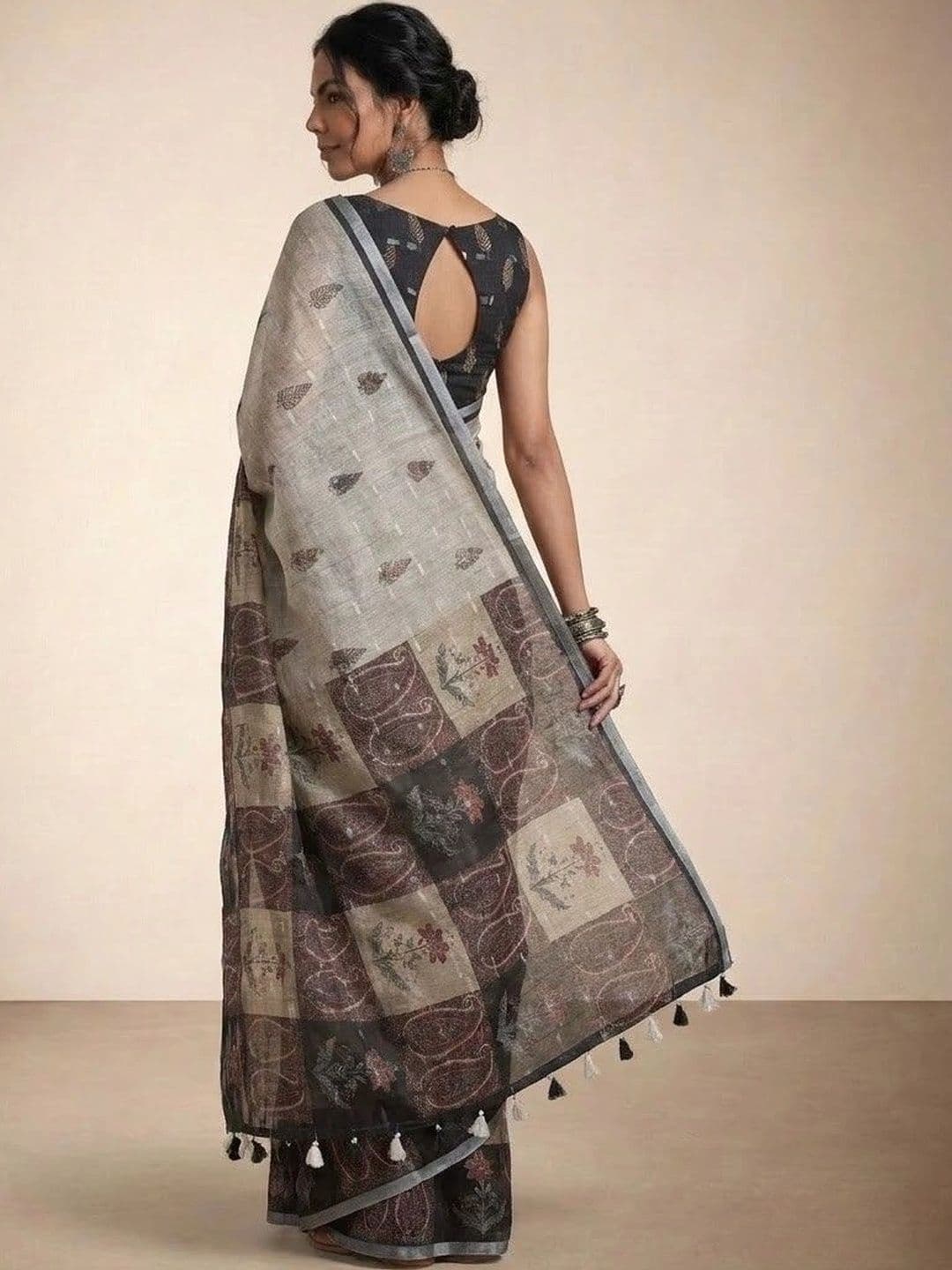 Anouk Paisley Linen Blend Ikat Saree thumbnail 4