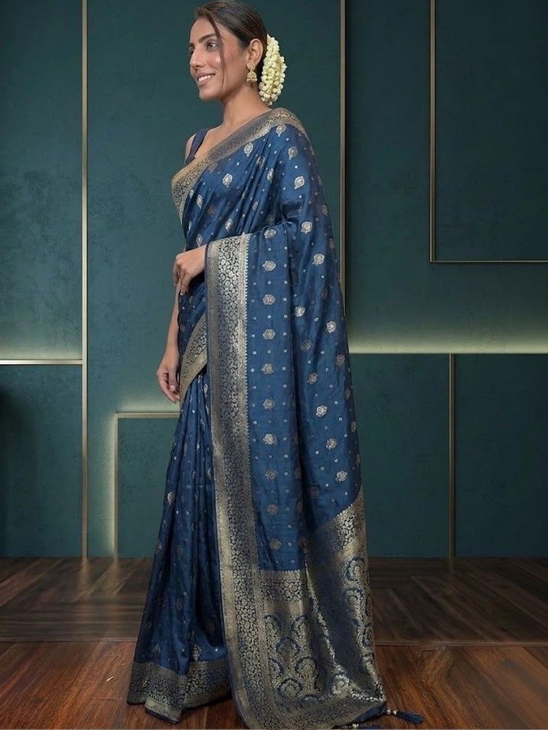 Okom Woven Design Zari Art Silk Banarasi Saree thumbnail 3