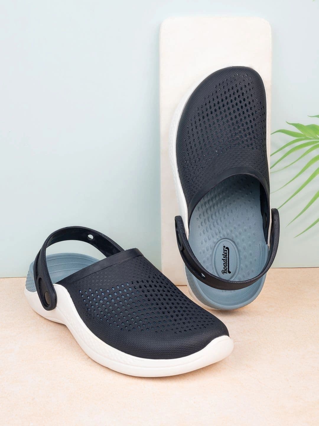 Roadster Men Croslite Clogs thumbnail 3