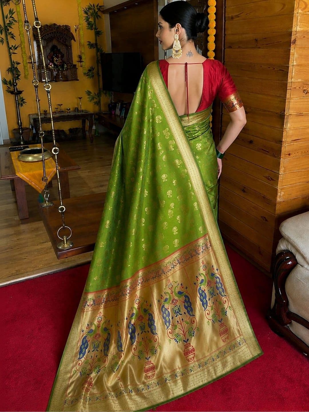 vastranagari Woven Design Zari Art Silk Designer Banarasi Saree thumbnail 4