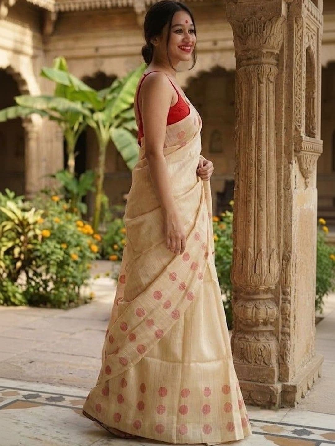 Vidula Fashion Polka Dot Zari Art Silk Banarasi Saree thumbnail 5