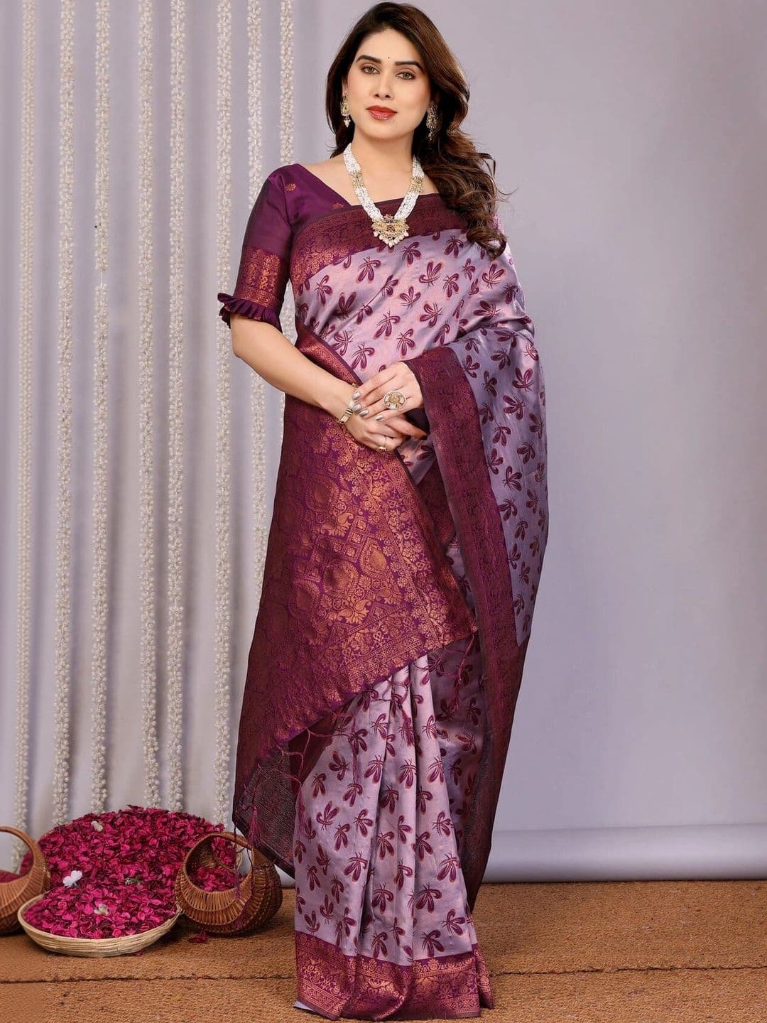 VS MALL Woven Design Zari Banarasi Saree thumbnail 4