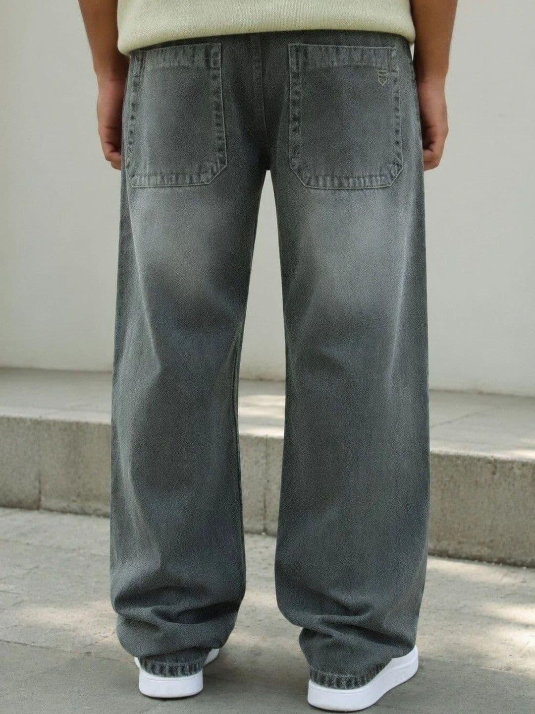 FICTION Men Comfort Relaxed Fit Mid-Rise Light Fade Ombre Jeans thumbnail 5