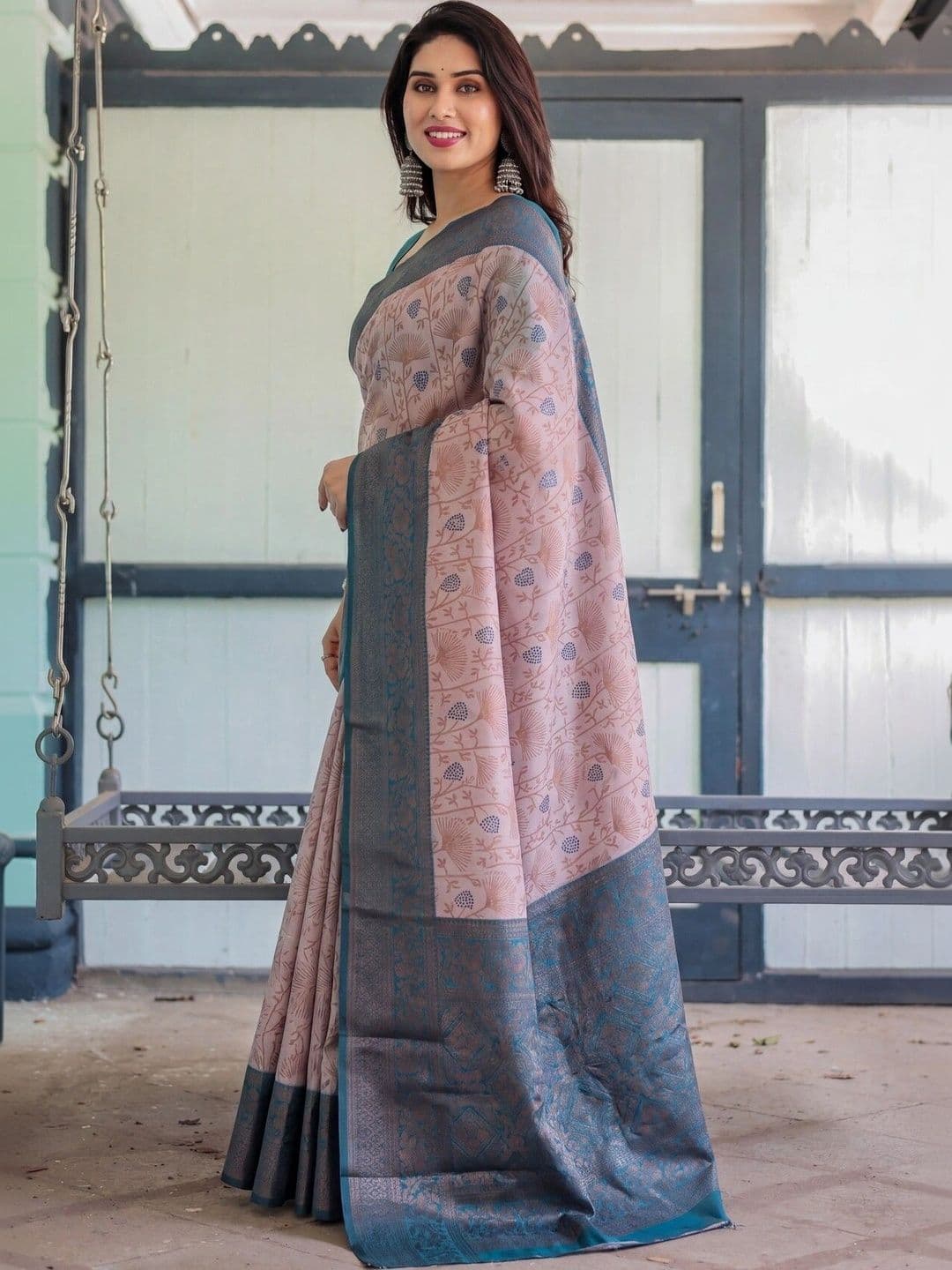 VS MALL Woven Design Zari Banarasi Saree thumbnail 4
