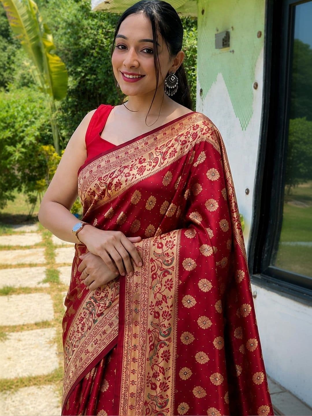 vastranagari Woven Design Zari Art Silk Designer Banarasi Saree thumbnail 2