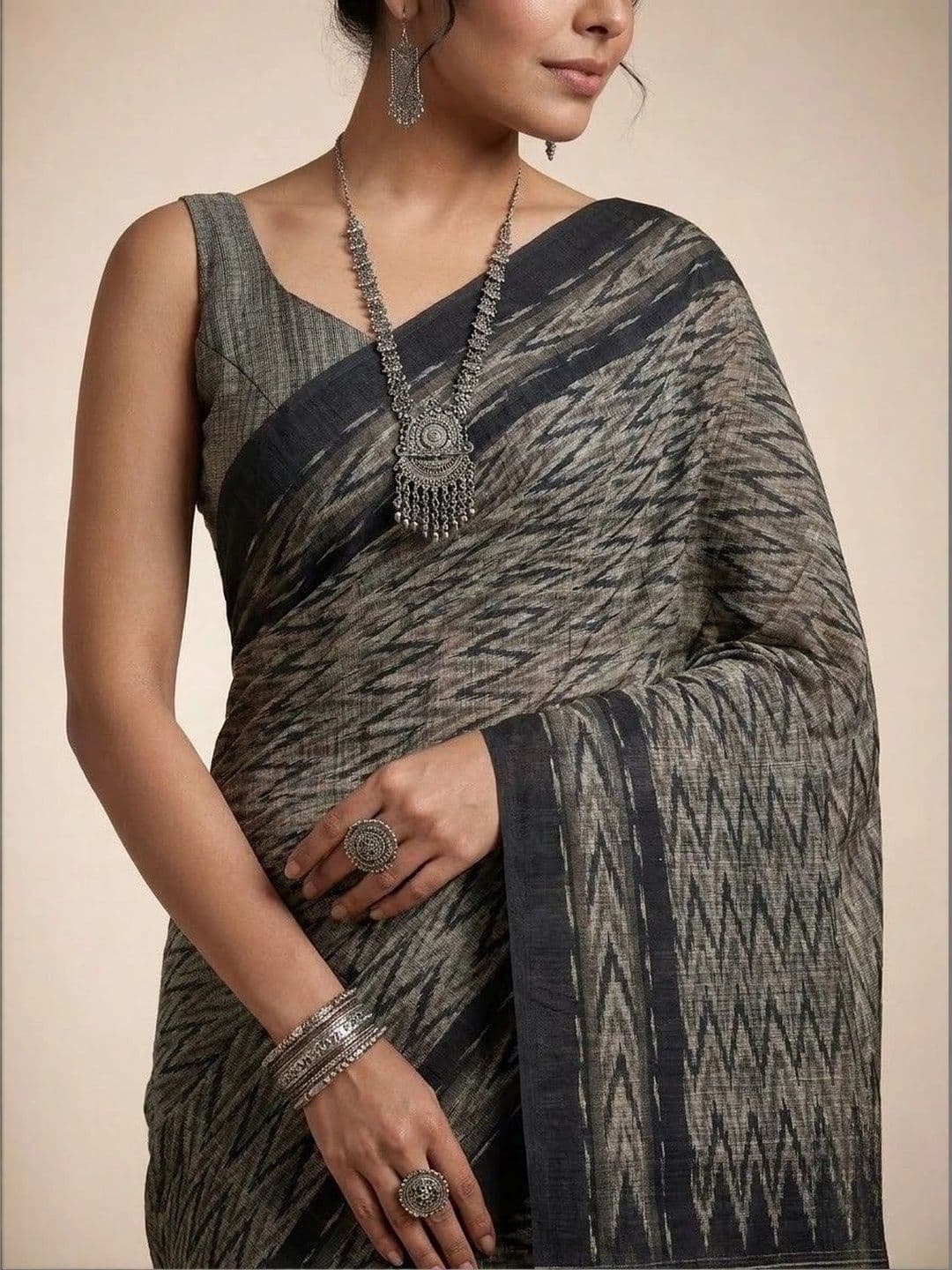 Anouk Woven Design Linen Blend Ikat Saree thumbnail 7