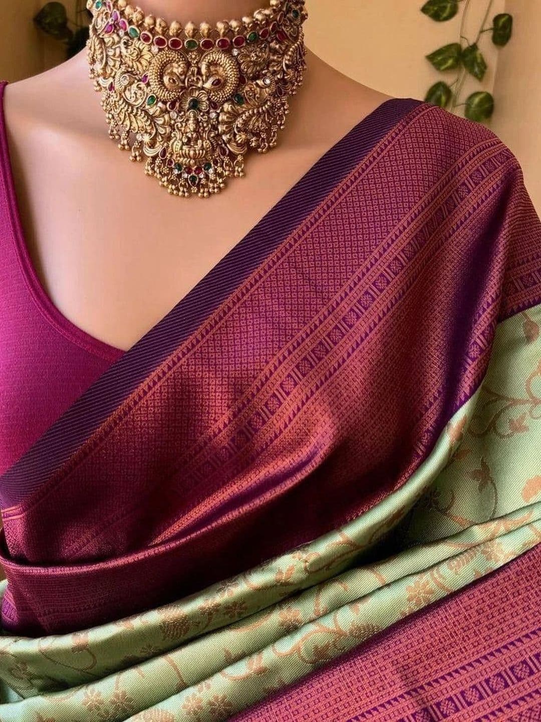 VelvetHue Woven Design Zari Art Silk Banarasi Saree thumbnail 5
