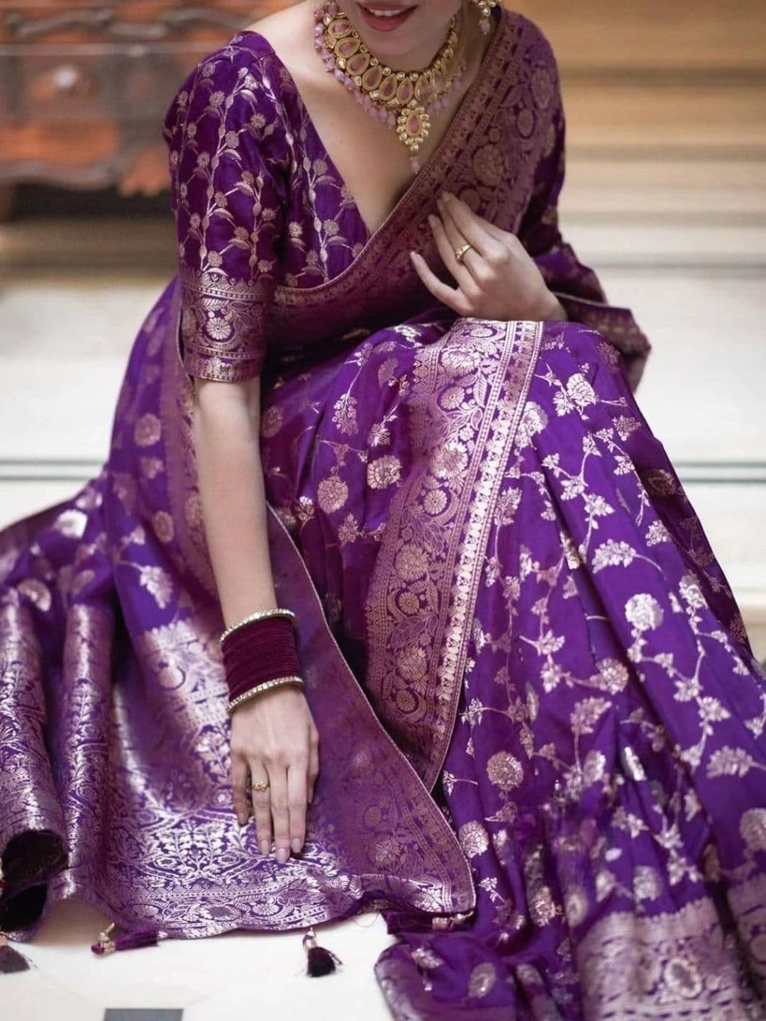 THE AQUARIUS Woven Design Zari Art Silk Banarasi Saree thumbnail 2
