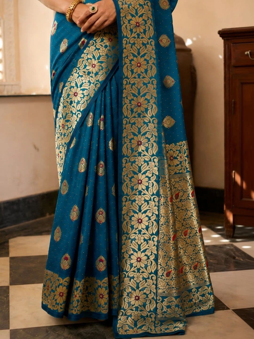 vastranagari Woven Design Zari Art Silk Designer Banarasi Saree thumbnail 2