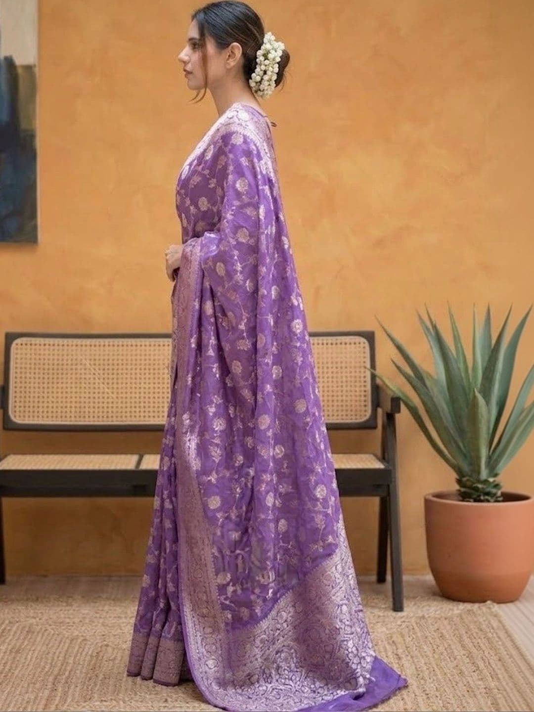 THE AQUARIUS Woven Design Zari Art Silk Banarasi Saree thumbnail 3