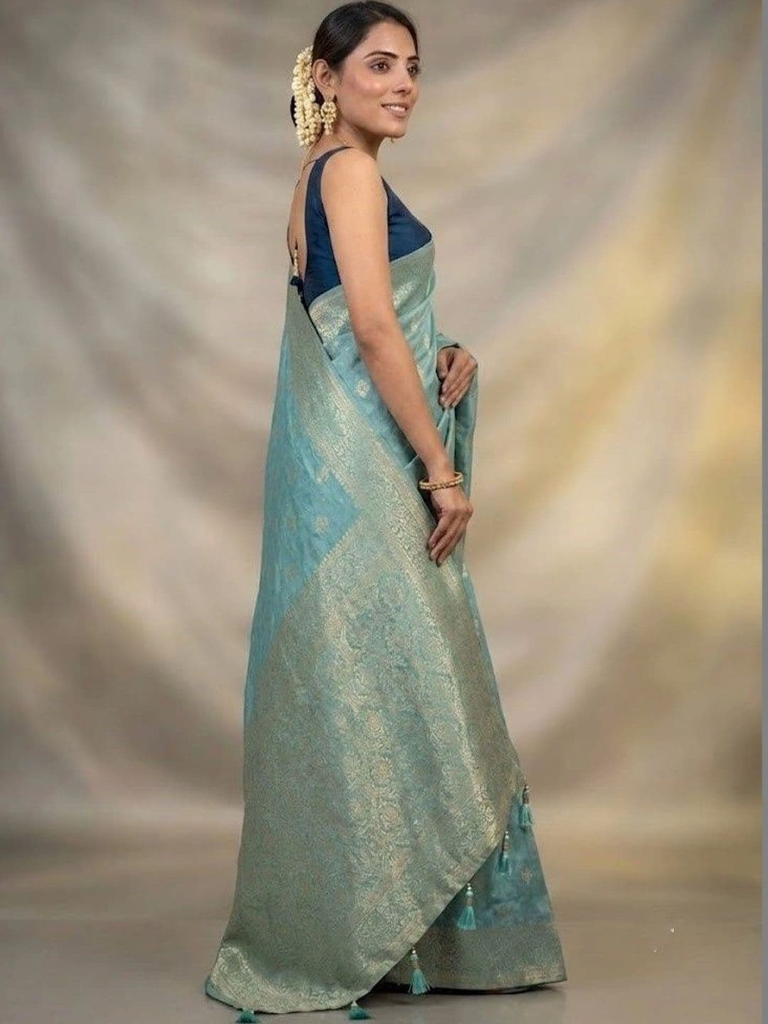 THE AQUARIUS Woven Design Zari Art Silk Banarasi Saree thumbnail 3