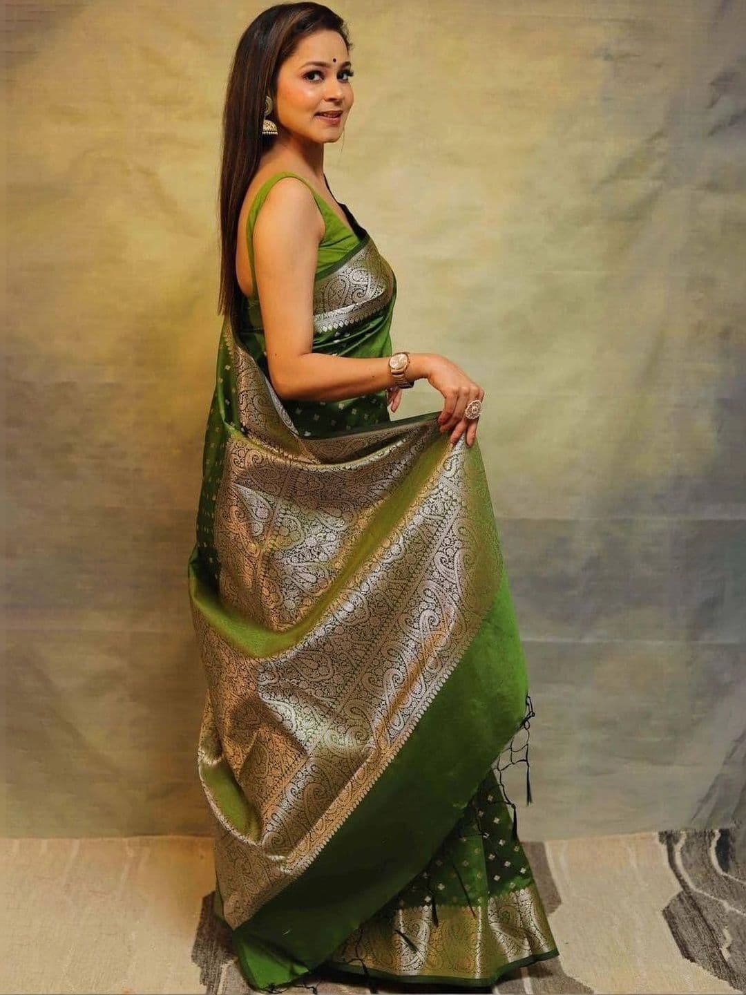 FASHIONIZO Woven Design Zari Art Silk Banarasi Saree thumbnail 6