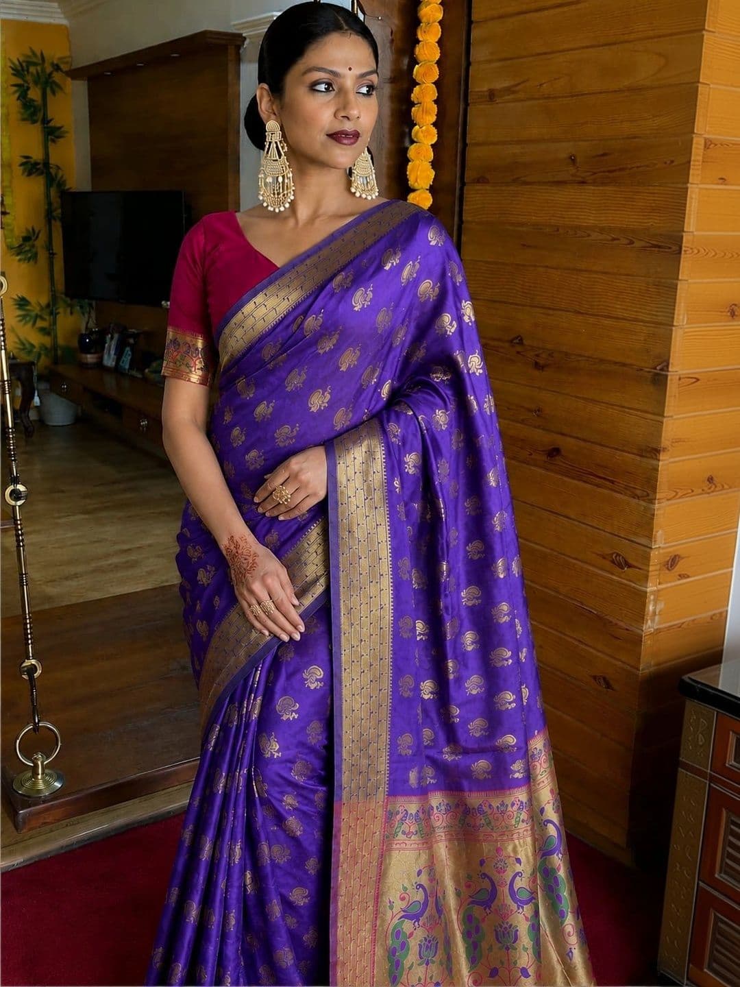 vastranagari Woven Design Zari Art Silk Designer Banarasi Saree thumbnail 2