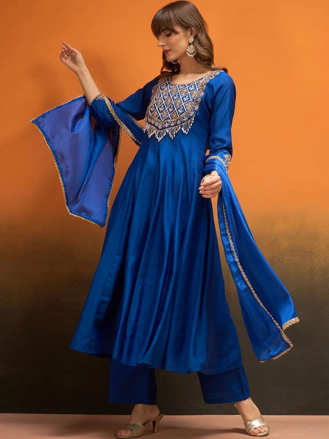 Honky Tonky Women Ethnic Motifs Embroidered Regular Gotta Patti Kurta with Trousers & With Dupatta thumbnail 7