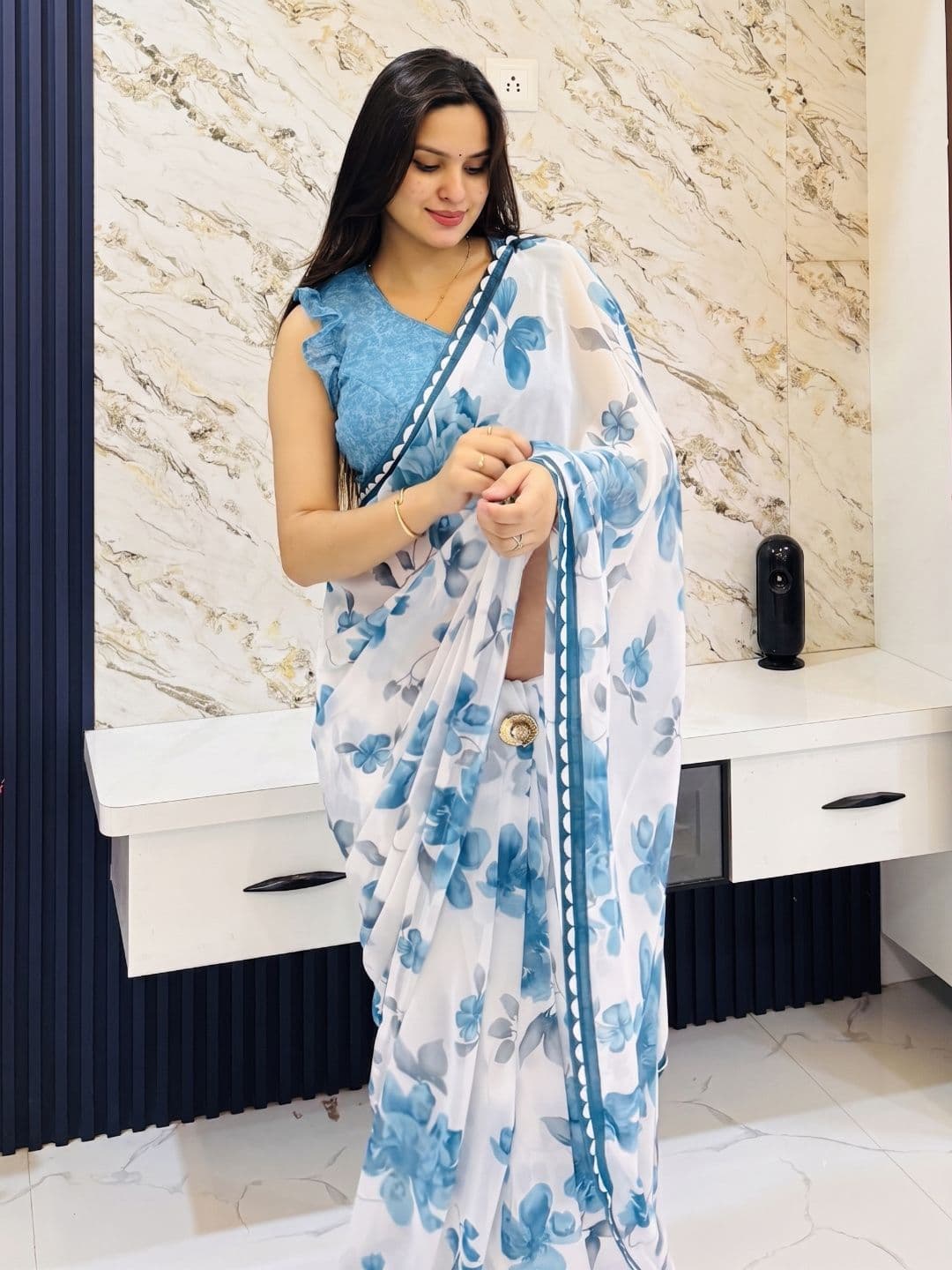 TELIRAJ FASHIONS Floral Pure Georgette Designer Block Print Saree thumbnail 2