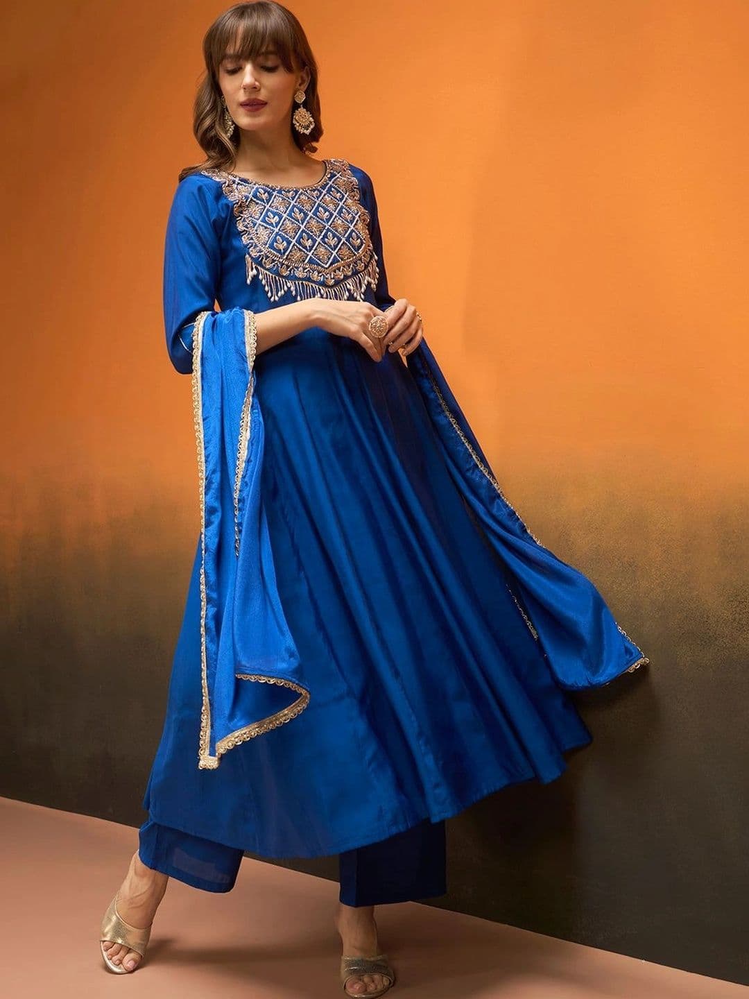 Honky Tonky Women Ethnic Motifs Embroidered Regular Gotta Patti Kurta with Trousers & With Dupatta thumbnail 3