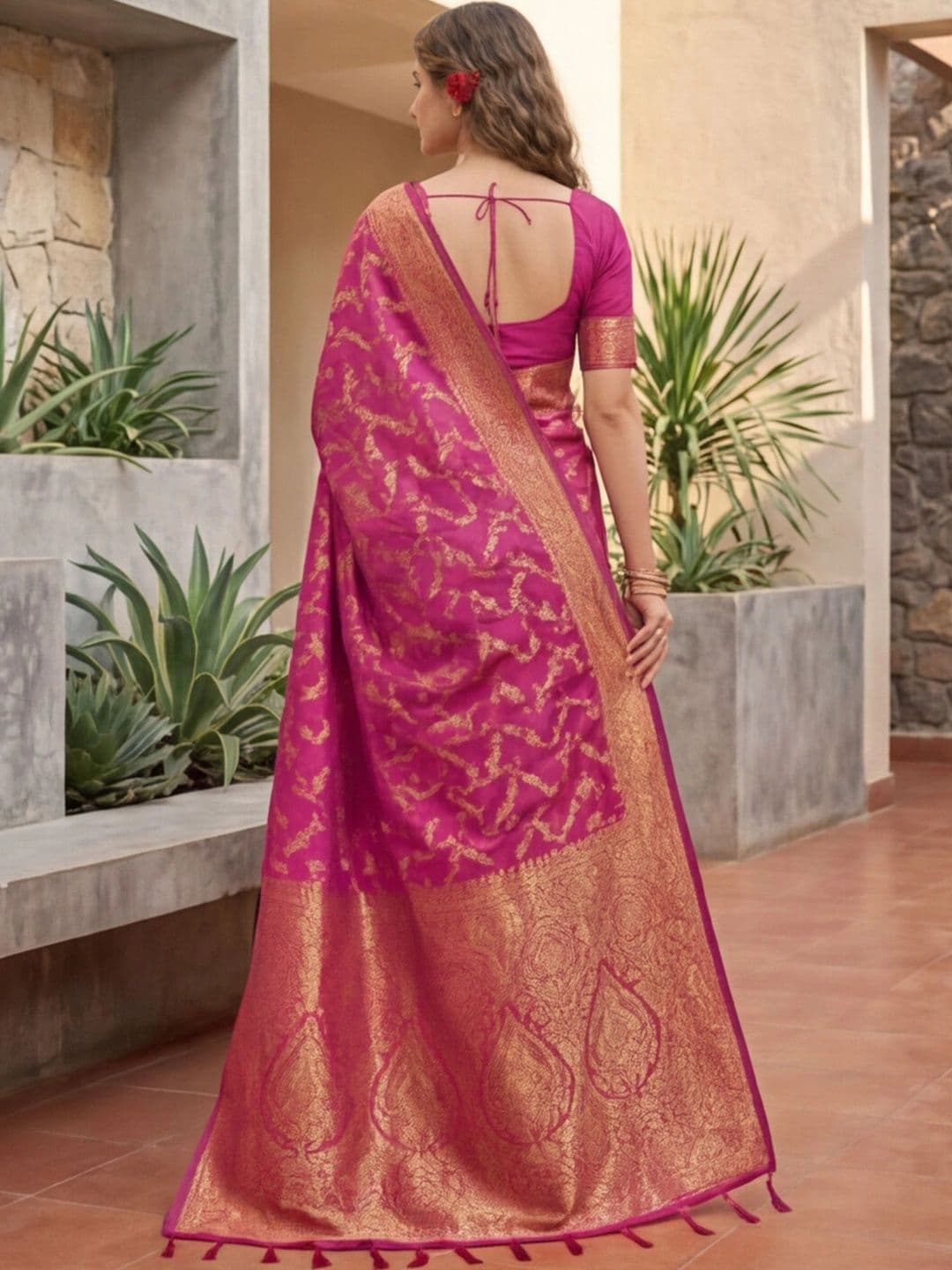 Anouk Rustic Woven Design Zari Silk Blend Designer Kanjeevaram Saree thumbnail 3