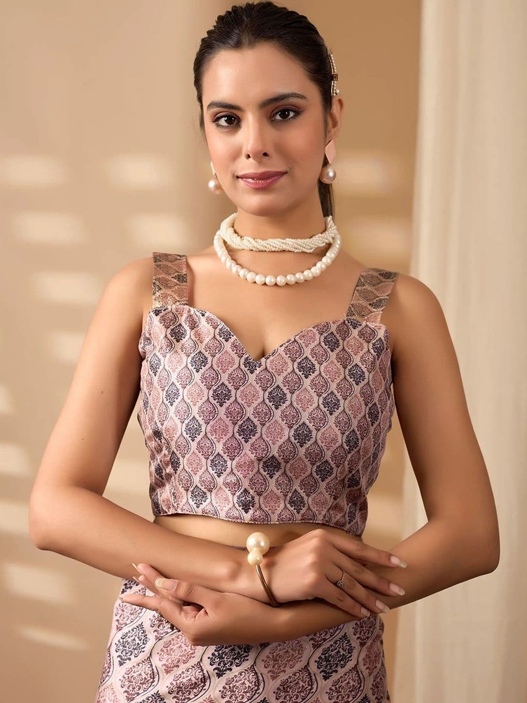Moda Rapido Woven Design Zari Silk Blend Designer Saree thumbnail 2