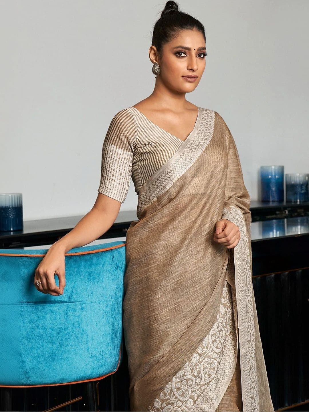 Mitera Striped Linen Blend Saree thumbnail 6