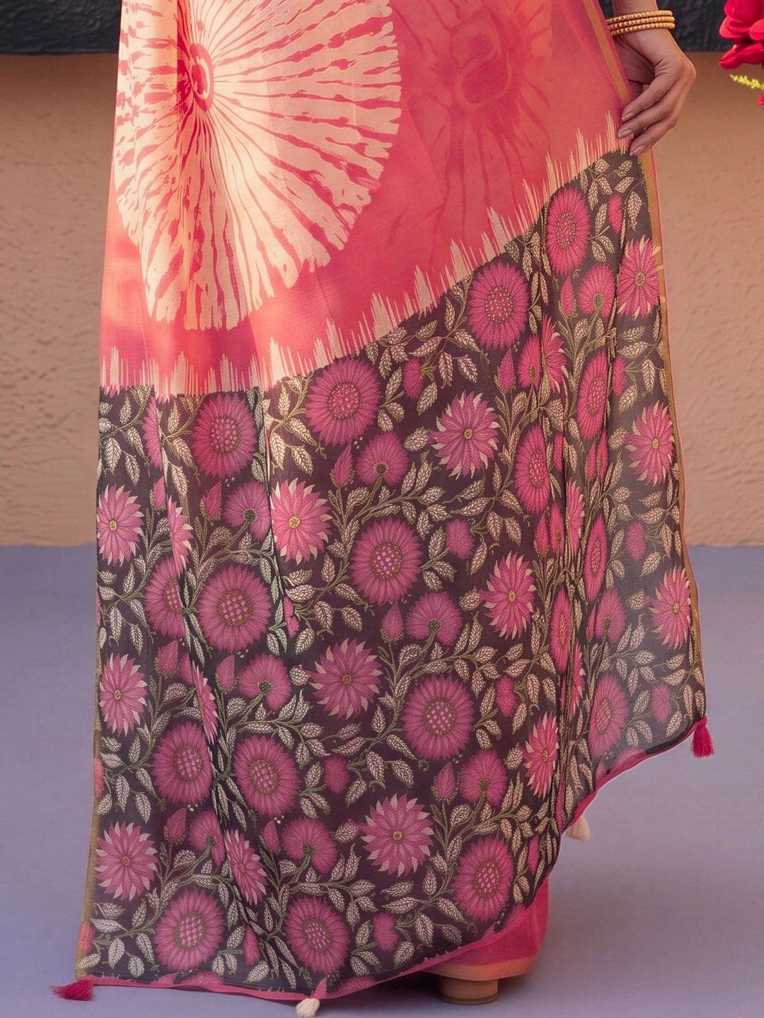 Sangria Tie and Dye Fusion Block Print Saree thumbnail 5