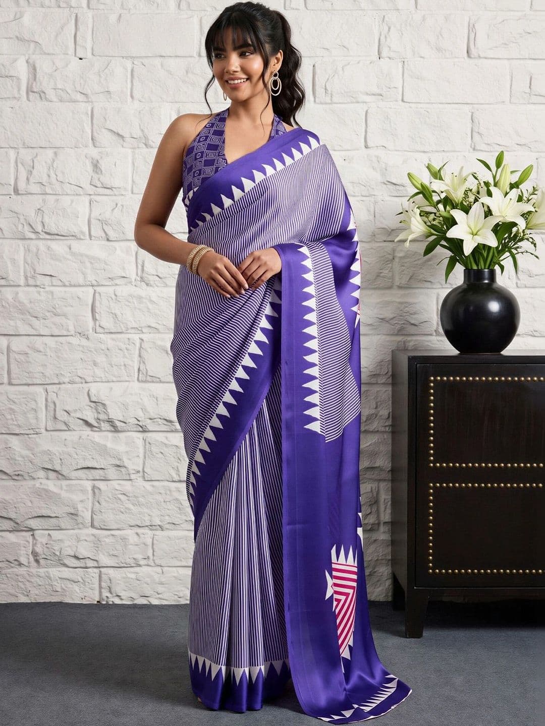 Anouk Striped Satin Designer Banarasi Saree thumbnail 3