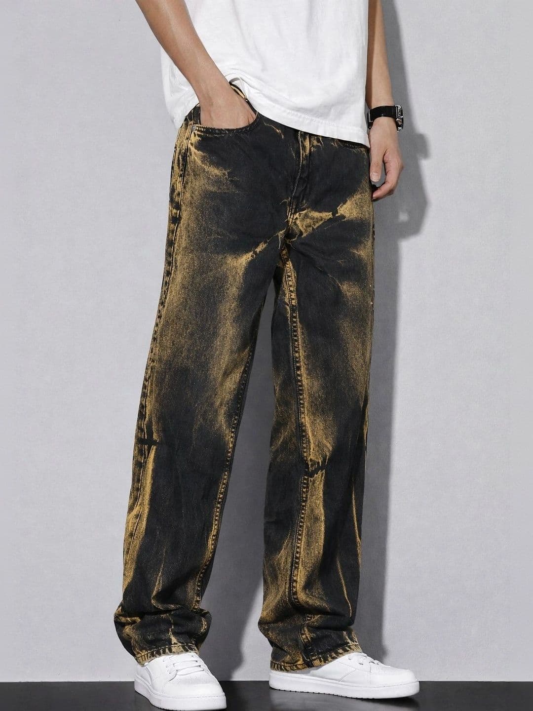 VERTICALS Men Straight Fit Mid-Rise Jeans thumbnail 4