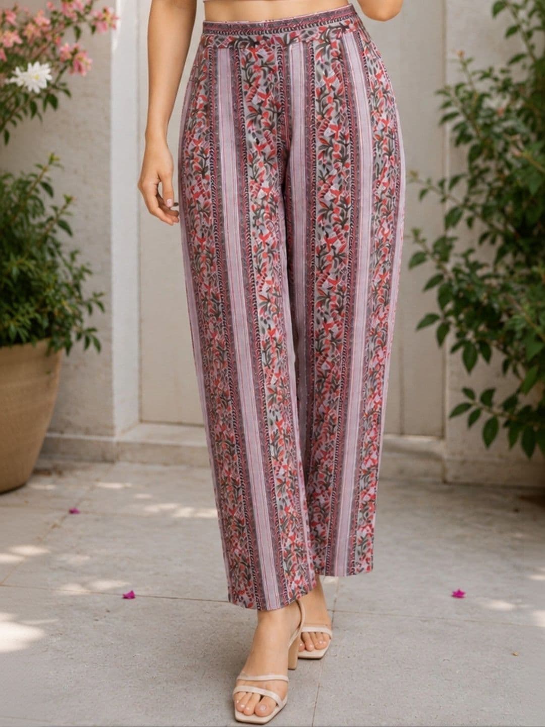 NAVYAAZRI Women Floral Printed Regular Pure Cotton Kurta with Trousers thumbnail 6