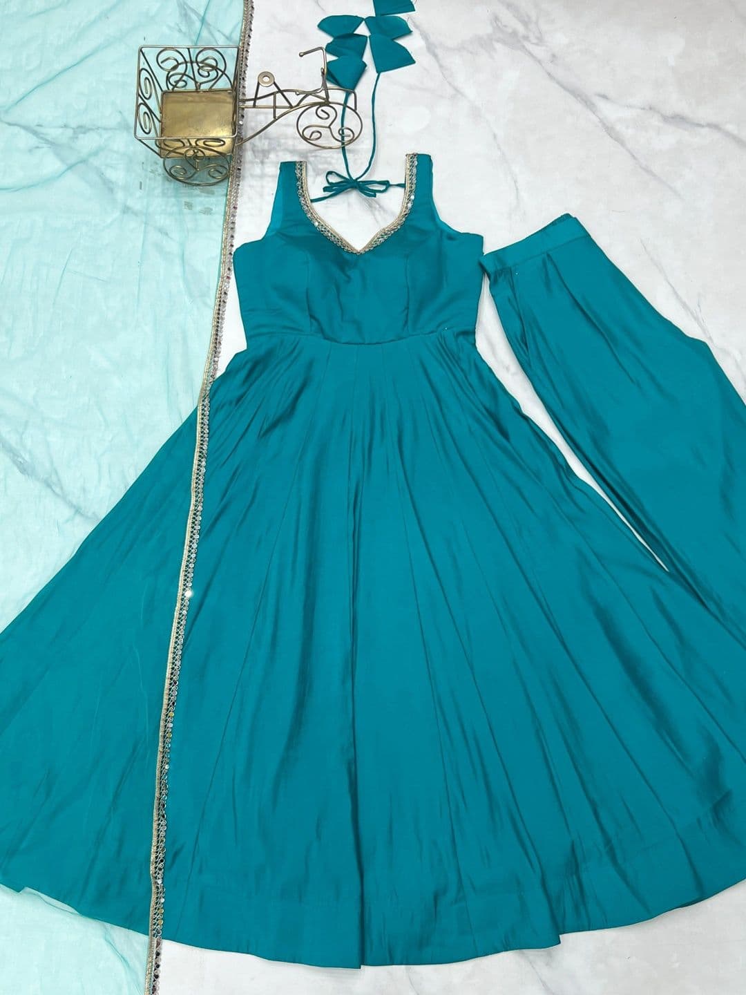 Urban Nakhre Women Regular Sequinned Pure Silk Kurta with Palazzos & With Dupatta thumbnail 3