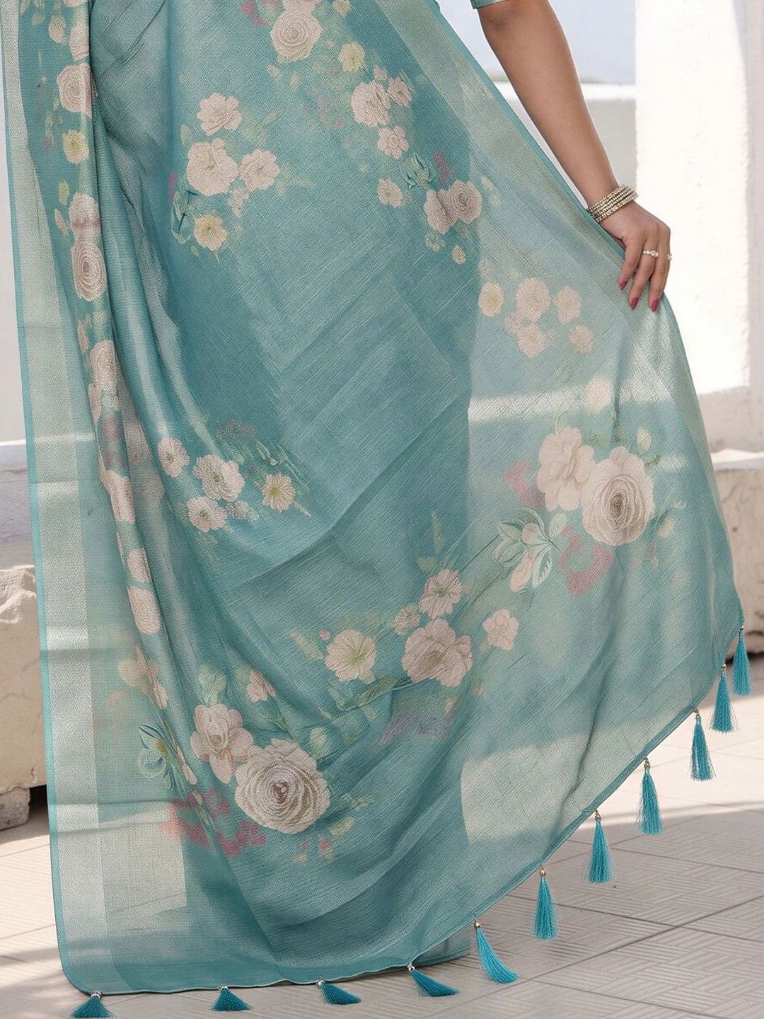 Anouk Floral Silk Cotton Designer Saree thumbnail 3