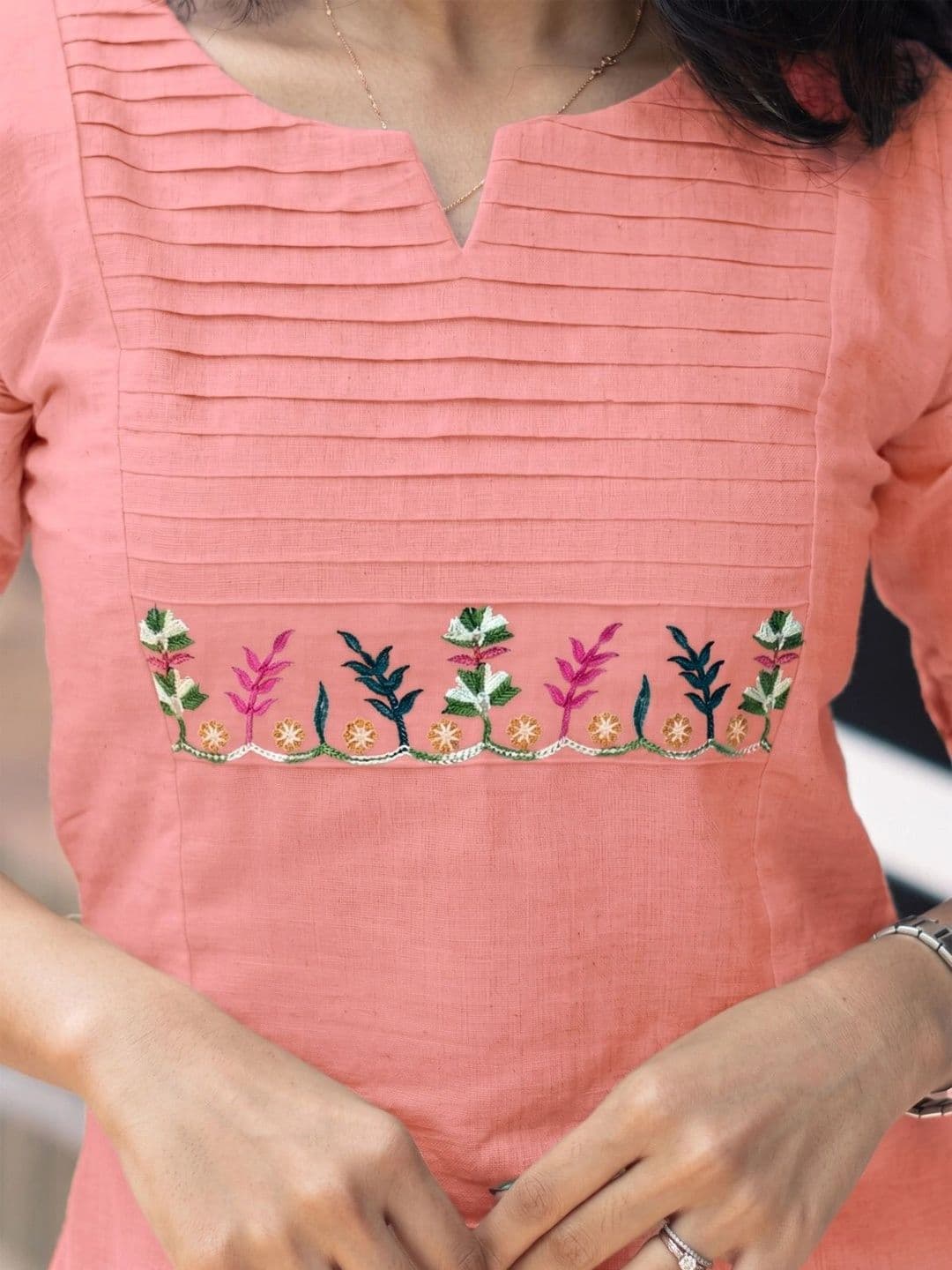 ZestLeaf Women Ethnic Motifs Embroidered Thread Work Kurta thumbnail 5