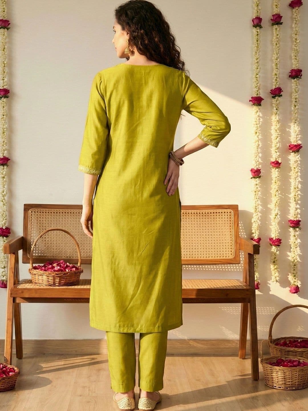 SHRI VANYA CREATION Women Ethnic Motifs Embroidered Regular Chanderi Silk Kurta with Trousers & With Dupatta thumbnail 6