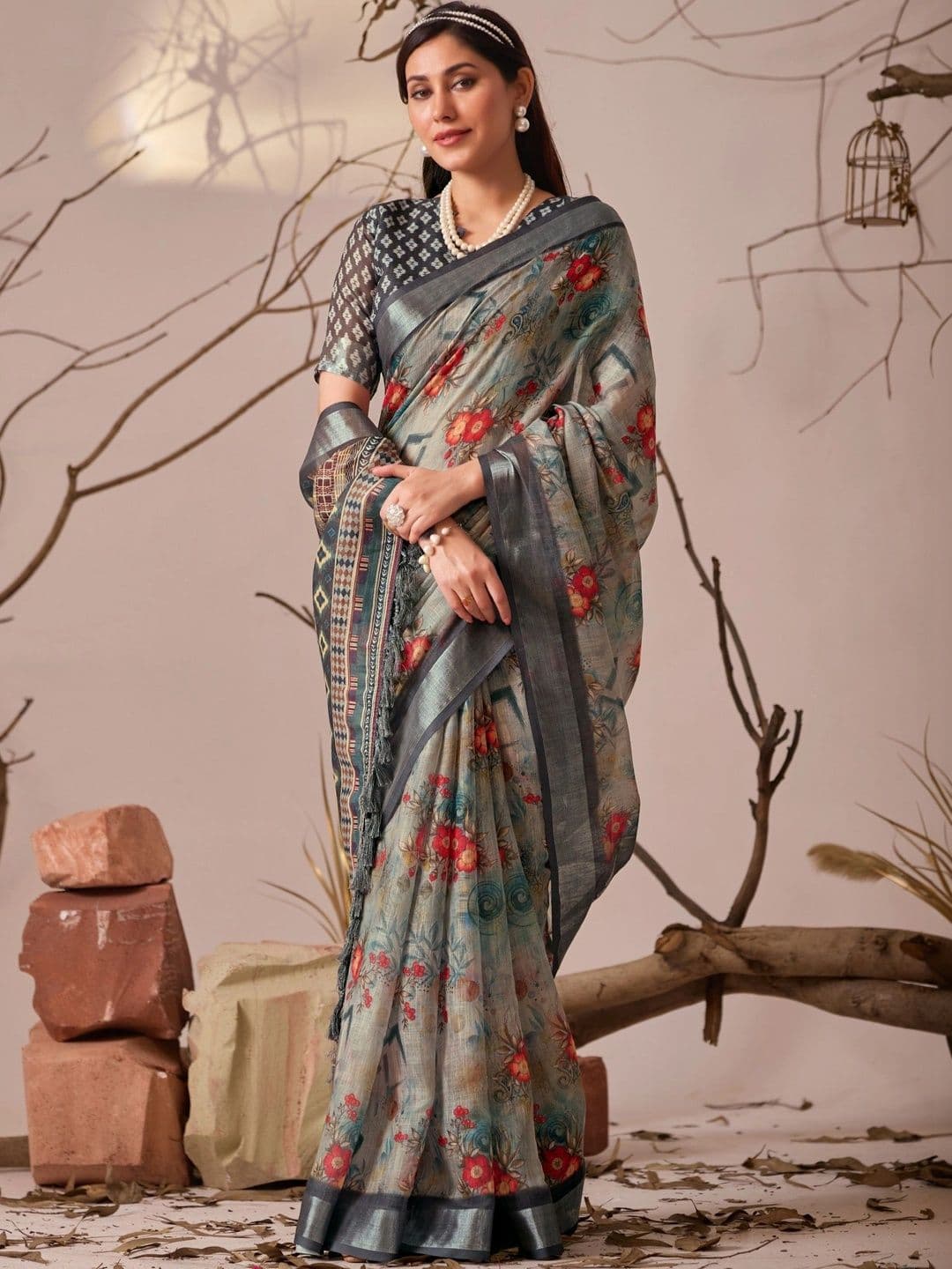 Moda Rapido Floral Zari Linen Blend Designer Patola Saree thumbnail 2