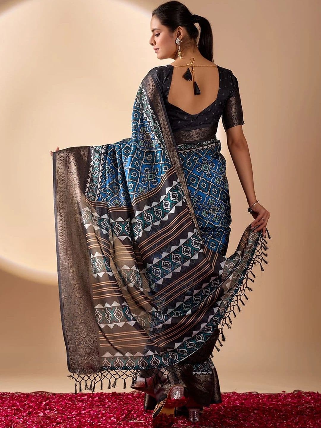 Moda Rapido Zari Silk Blend Designer Saree thumbnail 3