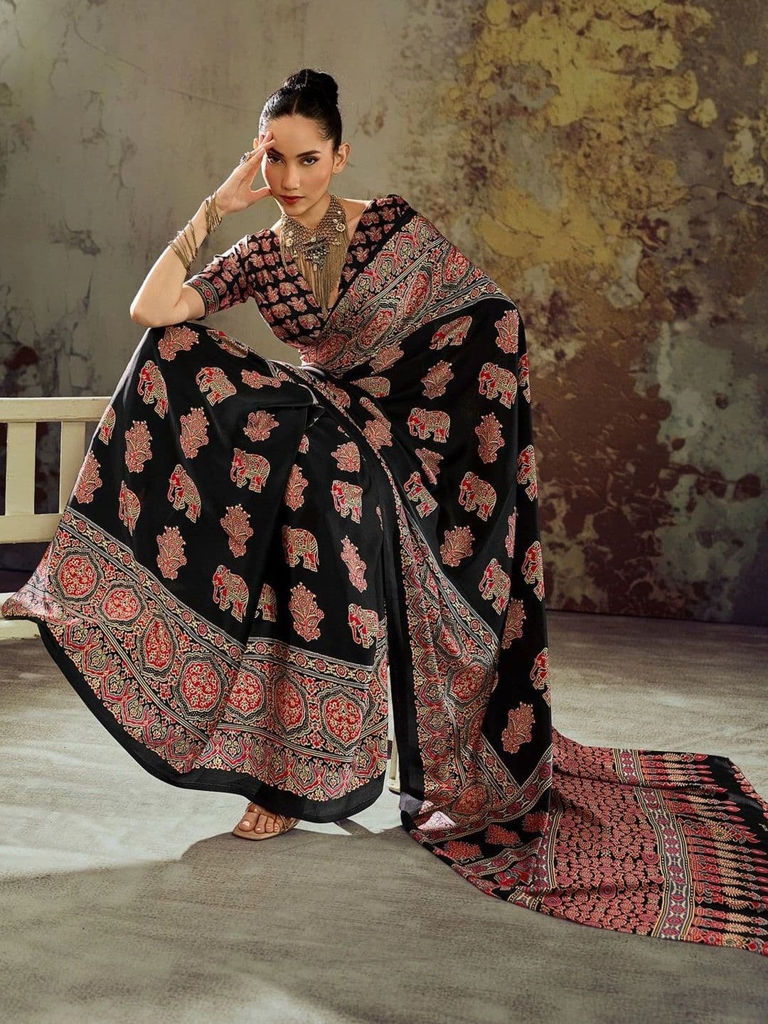 Sangria Kalamkari Satin Designer Block Print Saree thumbnail 5