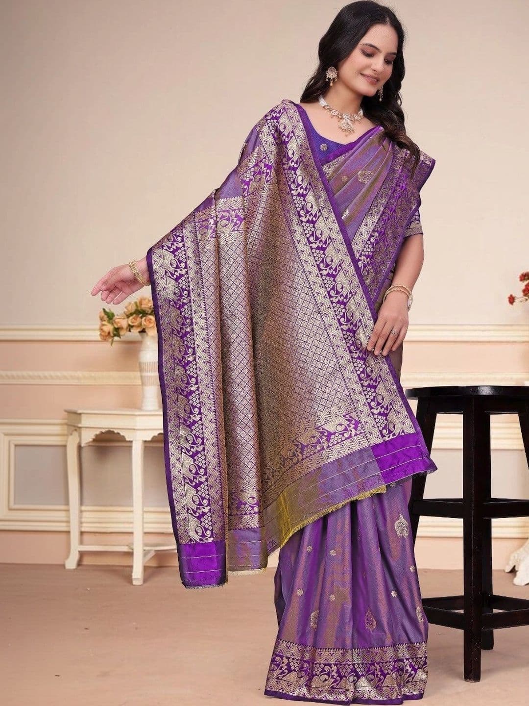 RANGREET Ethnic Motifs Zari Saree thumbnail 2