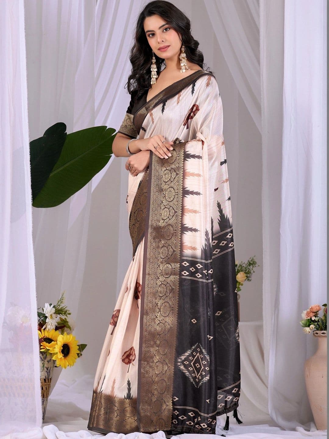 Moda Rapido Ethnic Motifs Zari Silk Blend Designer Saree thumbnail 4