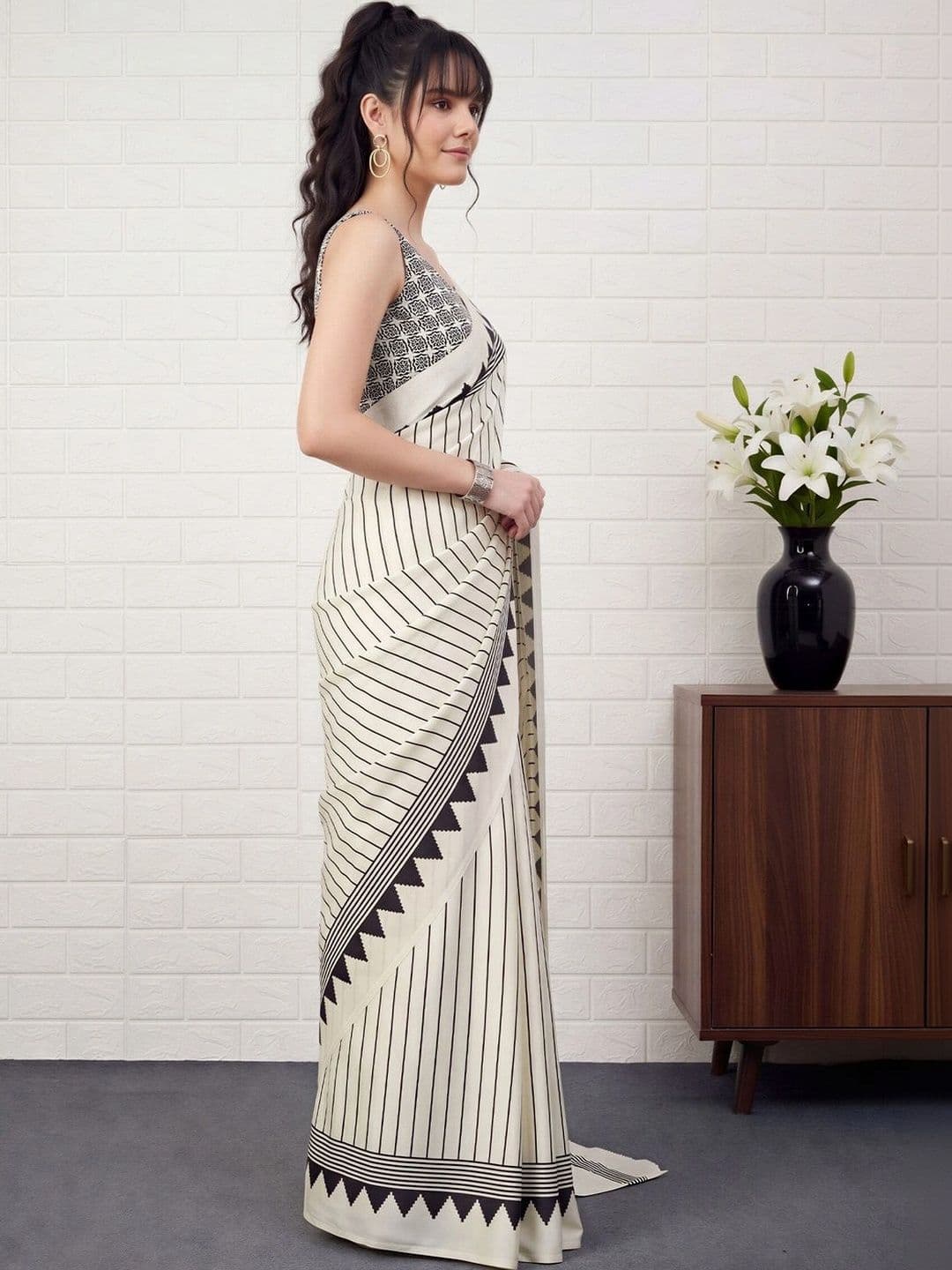 Anouk Striped Satin Designer Block Print Saree thumbnail 7