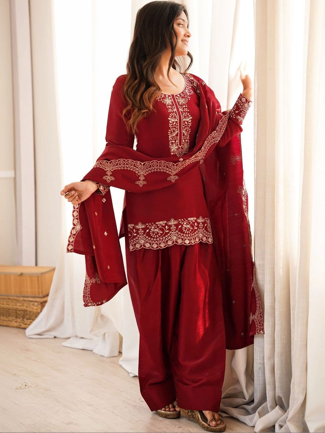Kurtibella Women Ethnic Embroidered Regular Thread Work Kurta with Patiala & With Dupatta thumbnail 3