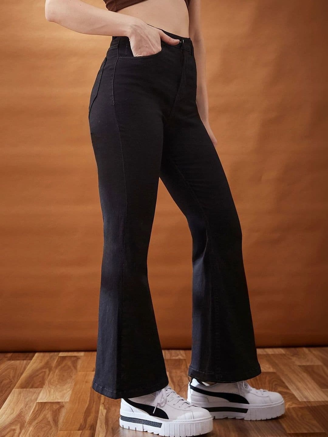 DOLCE CRUDO Women Bootcut High-Rise Heavy Fade Stretchable Jeans thumbnail 5