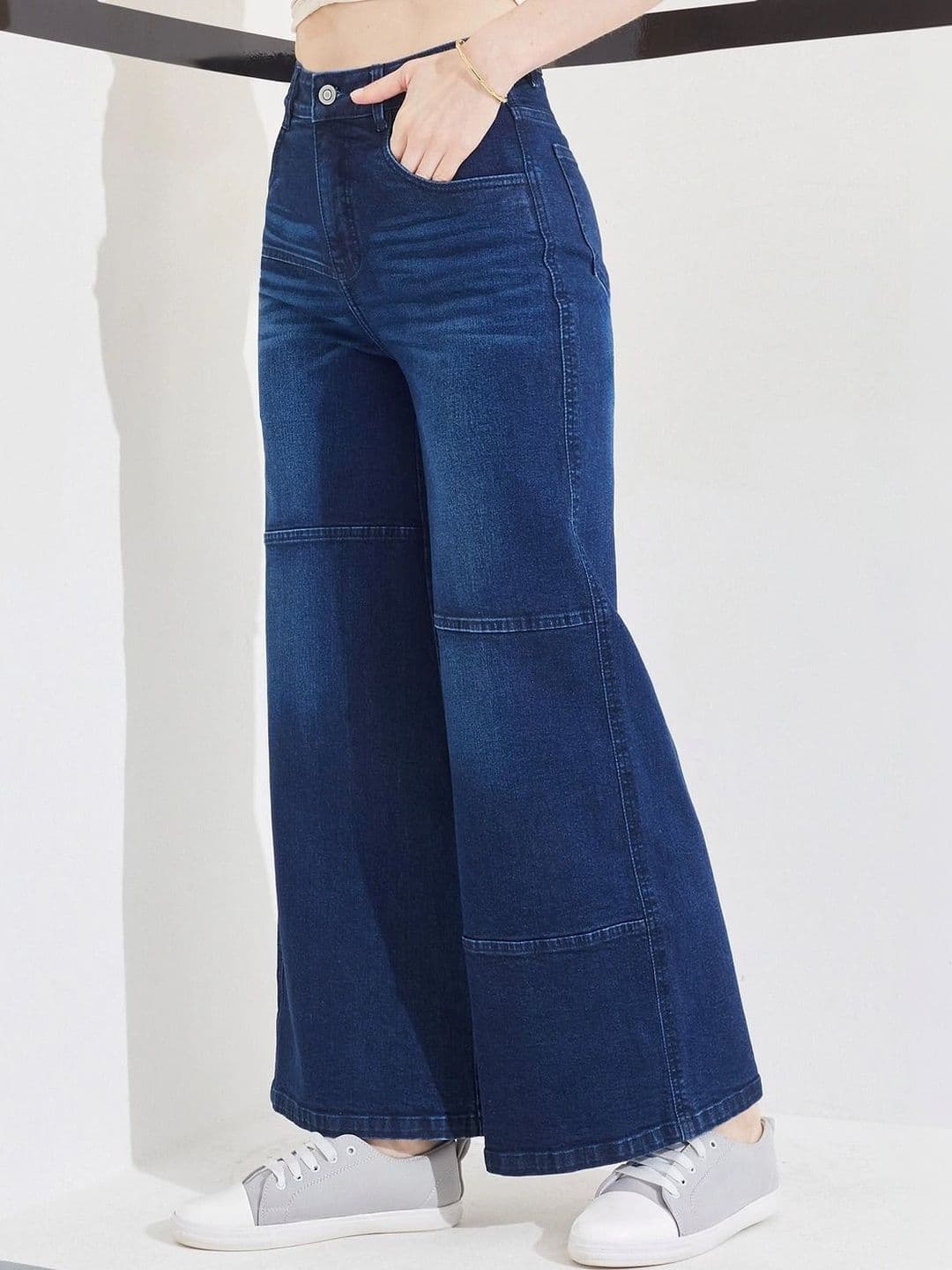 DOLCE CRUDO Women Wide Leg High-Rise Light Fade Stretchable Jeans thumbnail 4