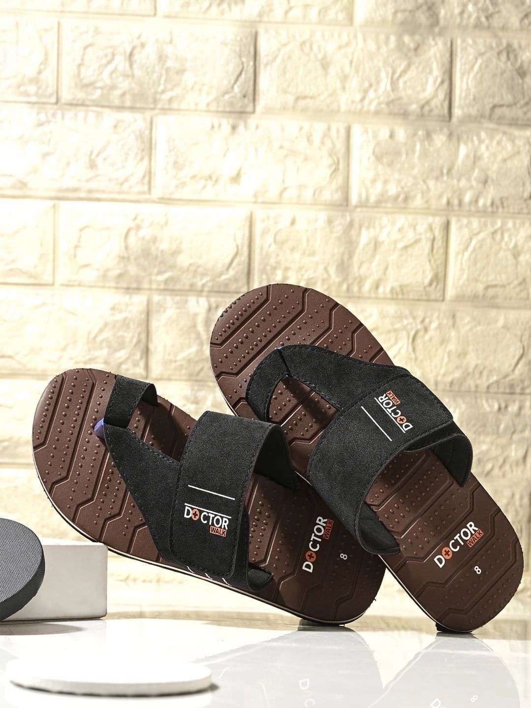 DOCTOR WALK Men Thong Flip-Flops thumbnail 3
